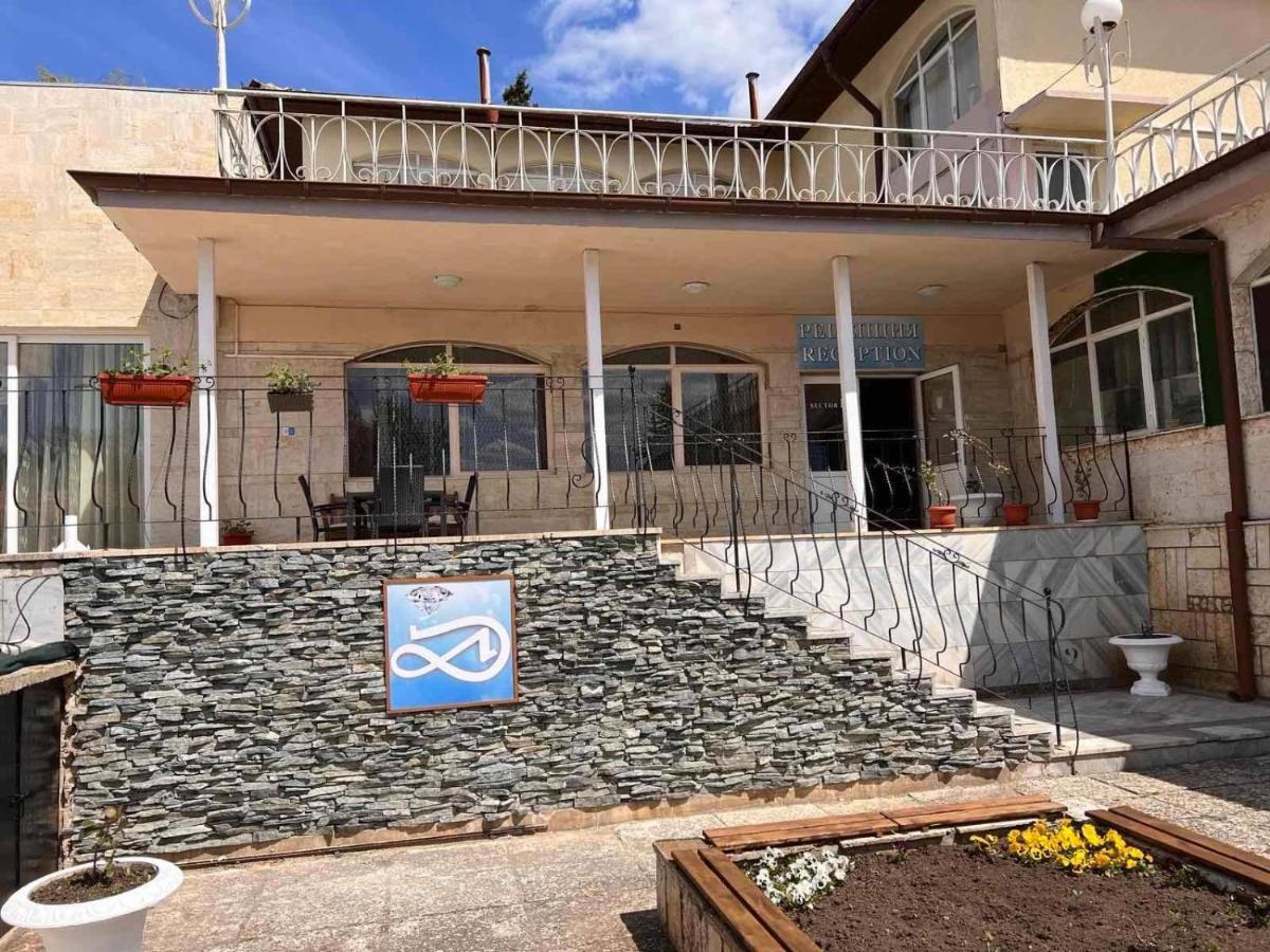 Хотел Диамант Hotel Diamond Balčik Exteriér fotografie