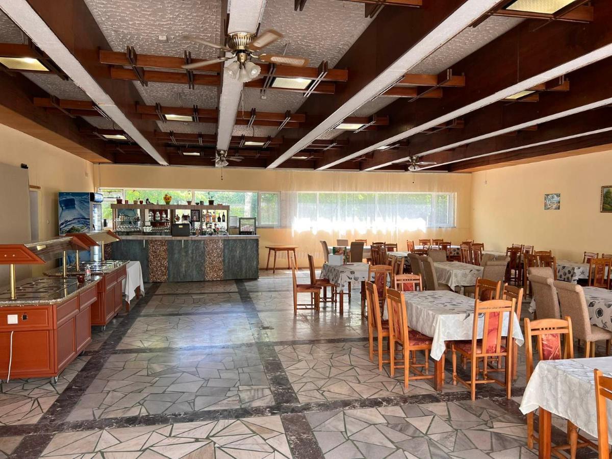 Хотел Диамант Hotel Diamond Balčik Exteriér fotografie